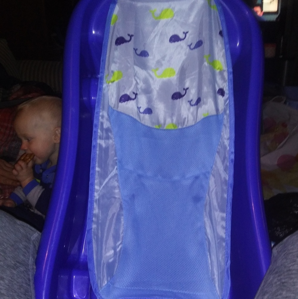 Whale baby bath